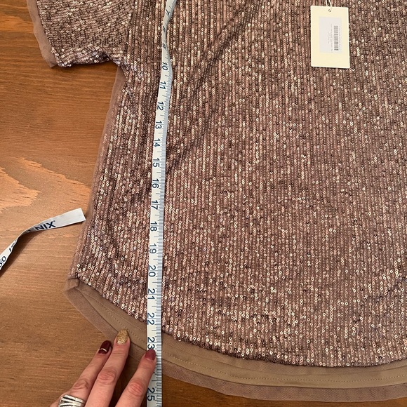 NWT size L women’s Mia Joy sparkly top - Picture 2 of 3